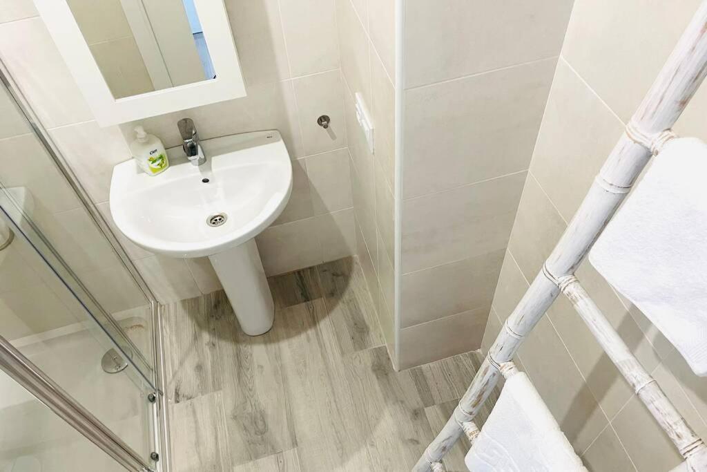 Precioso Apartamento Con Vistas Parciales, Garaje Y Piscina 塔里法 外观 照片